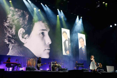 Realizan primer homenaje a José José en el Zócalo de la CDMX