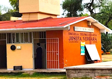 Queman estudiante de telesecundaria por discriminación, está grave