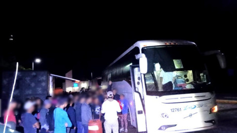 Rescata en Veracruz  el INM a 178 migrantes extranjeros que viajaban en un autobús
