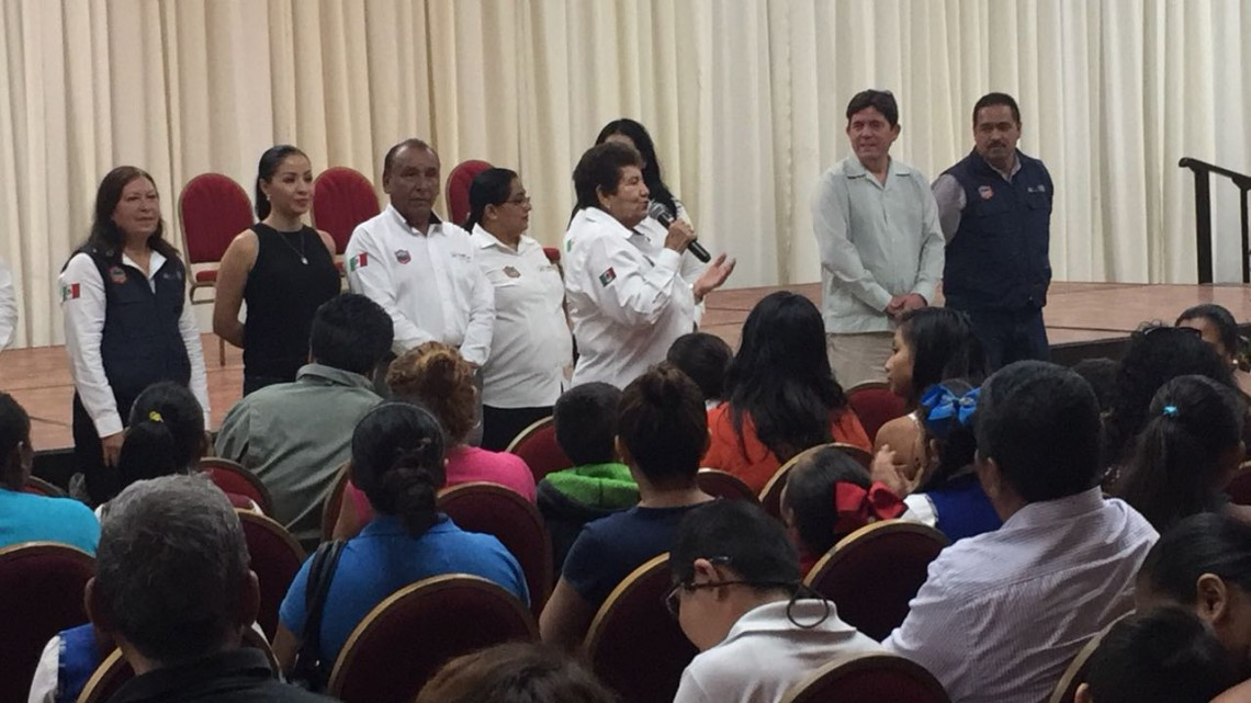 Entregan becas a alumnos destacados de Tampico