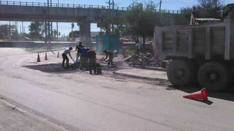 Repara Municipio vialidades en Oriente y Poniente de la ciudad