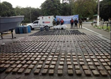 Decomisan 1.3 toneladas de cocaína en el Pacífico colombiano