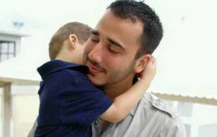 Publican tierna imagen de Diego Santoy y su hijo 