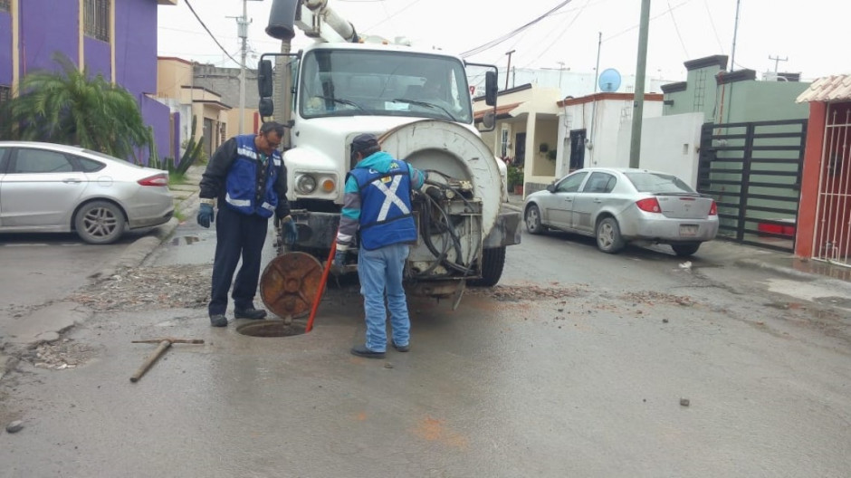 ¡Urgente llamado a no tirar basura en redes de drenaje sanitario!