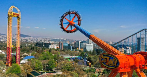 Six Flags México emite disculpa pública por discriminación a pareja homosexual