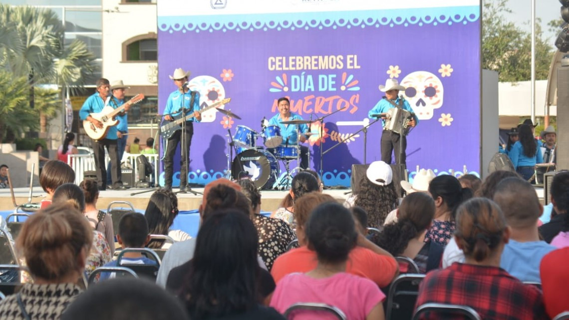 Desfile de Catrinas enaltece tradiciones mexicanas