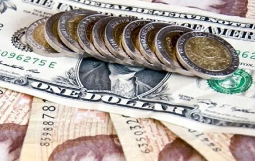 Se aprecia el peso mexicano ante el dólar