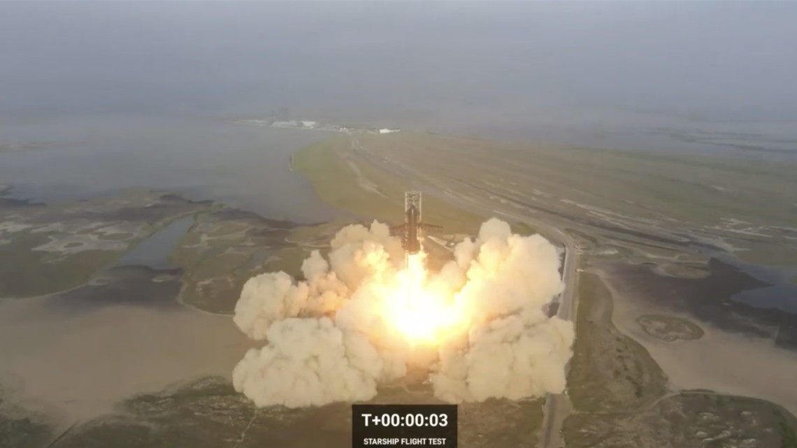 Starship de SpaceX logra despegar, pero explota minutos después