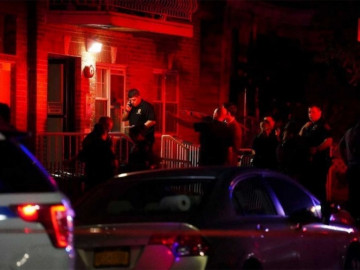 Hayan 4 cuerpos en complejo de apartamentos en Queens