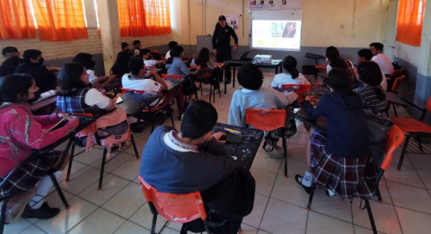 Previenen acoso cibernético y grooming en estudiantes de secundaria