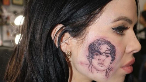 Kelsy Karter revela que era falso su tatuaje facial de Harry Styles