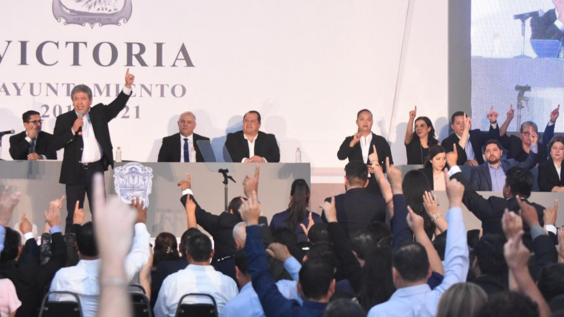 Rinde “Xico” protesta como alcalde de Victoria 