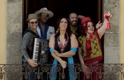 Artistas y músicos lanzan canción en apoyo a AMLO