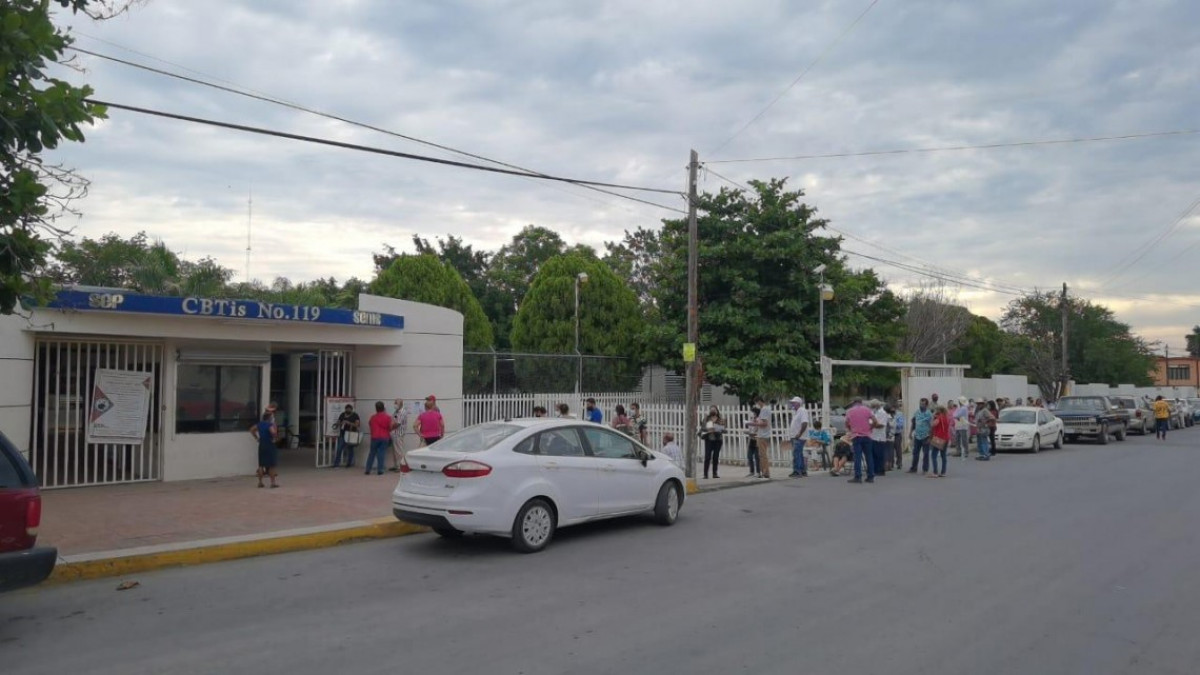 Largas filas para la incorporación al programa 65 y más  