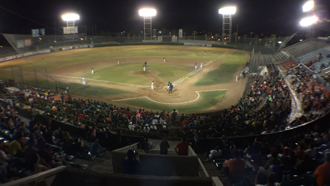 México vuelve a dejar ir la victoria en Latinoamericano de Béisbol