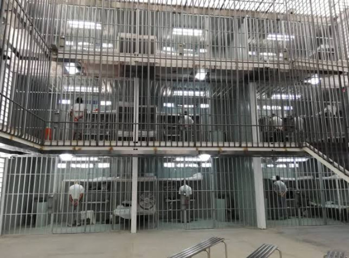 Al menos once lesionados por disturbios en penal de Apodaca