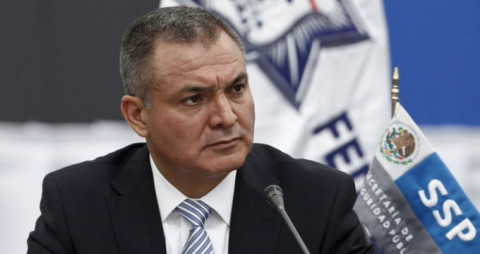 FGR emite a través de Interpol, órdenes de aprehensión contra García Luna, esposa y hermanos