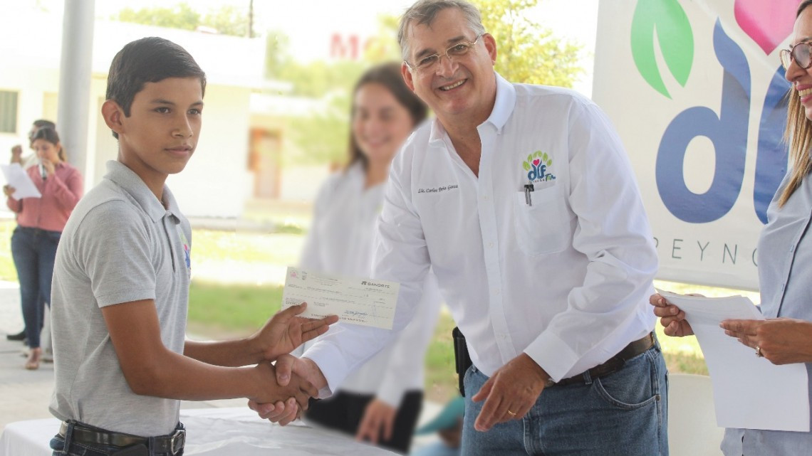Entrega DIF Reynosa 115 estímulos educativos