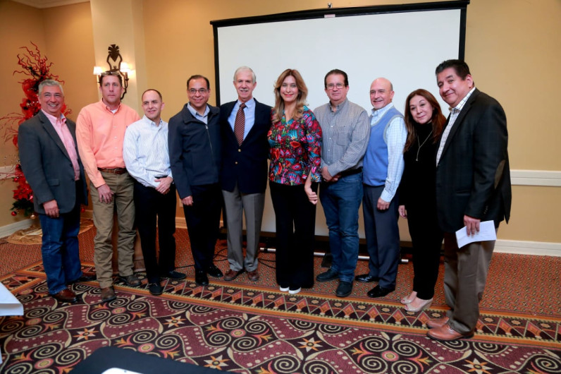 Sostiene Maki Ortiz mesa de trabajo con los gerentes de INDEX