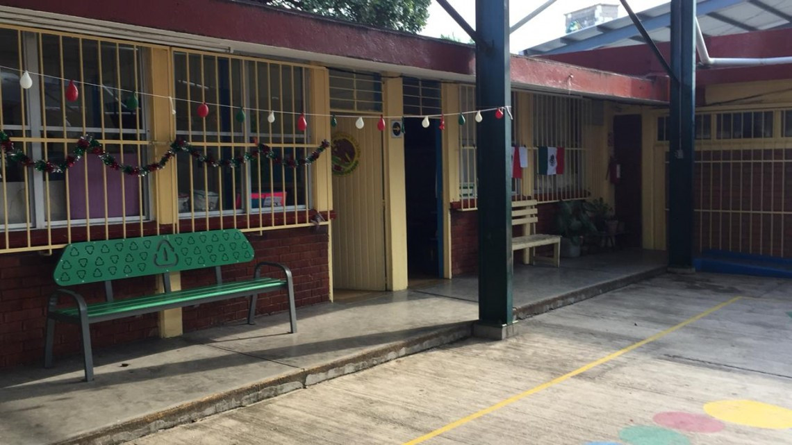 Ladrones se llevan pantalla, impresora y computadora de jardín de niños