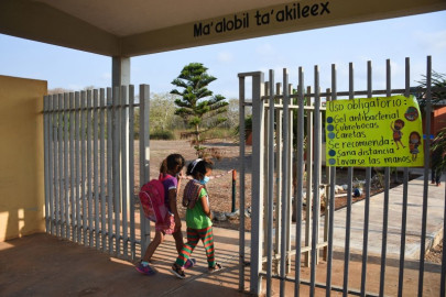 Cierran escuela de Campeche tras contagio de COVID-19 de una maestra 