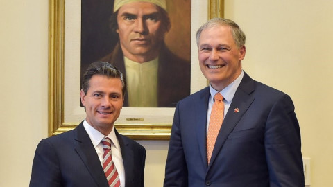 Peña Nieto recibe a canciller de Alemania y al gobernador de Washington