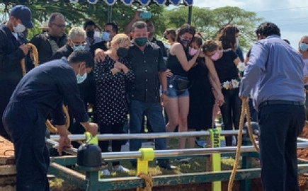 Entierran y dan último adiós a Octavio Ocaña en Tabasco