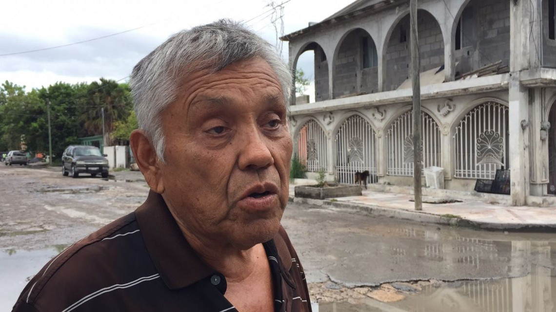 Vecinos de la Popular habitan entre aguas negras 