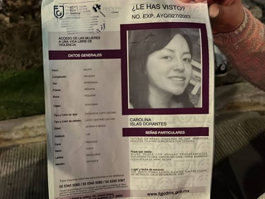 Bloquean Insurgentes por desaparición de Carolina Islas