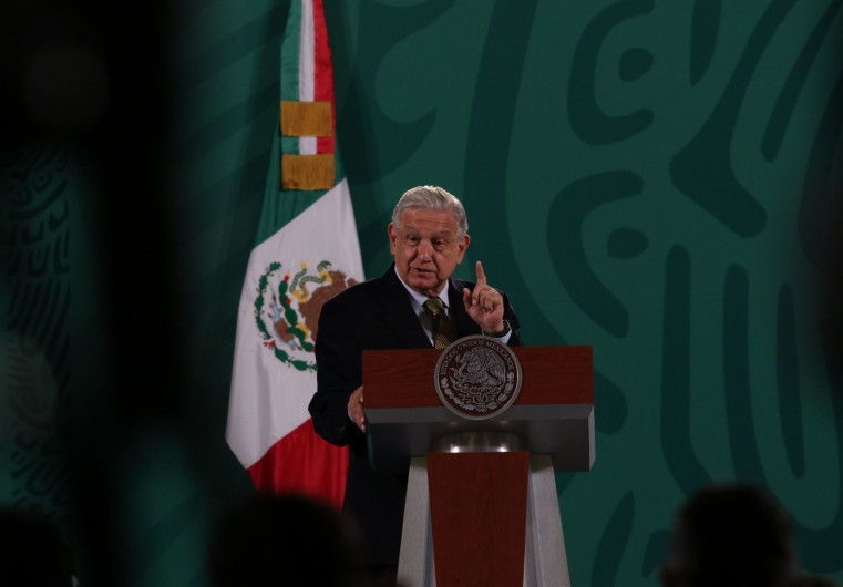 Respalda AMLO postura de SRE sobre programa "Permanece en México"