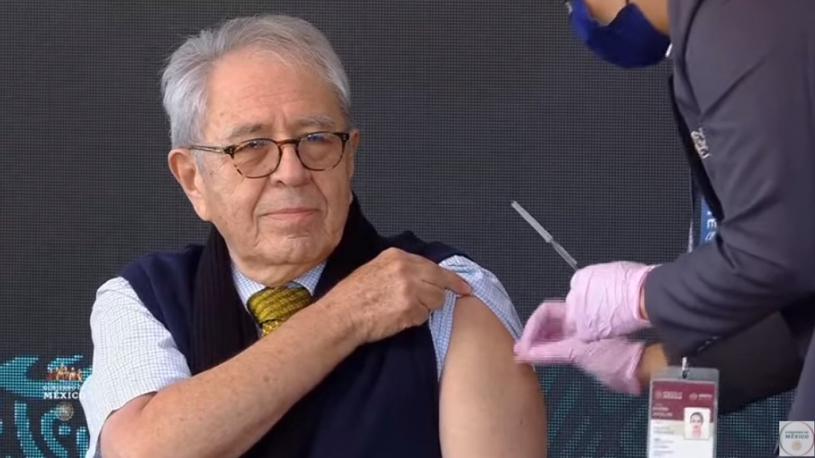 Inicia aplicación de refuerzo de vacuna contra COVId-19 a adultos mayores en México