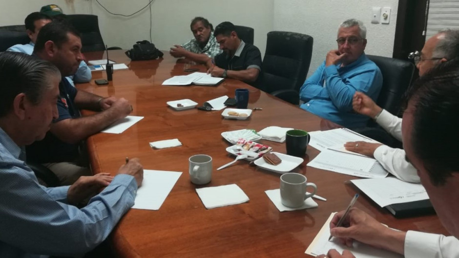 Dan seguimiento a limpieza de canales y drenes