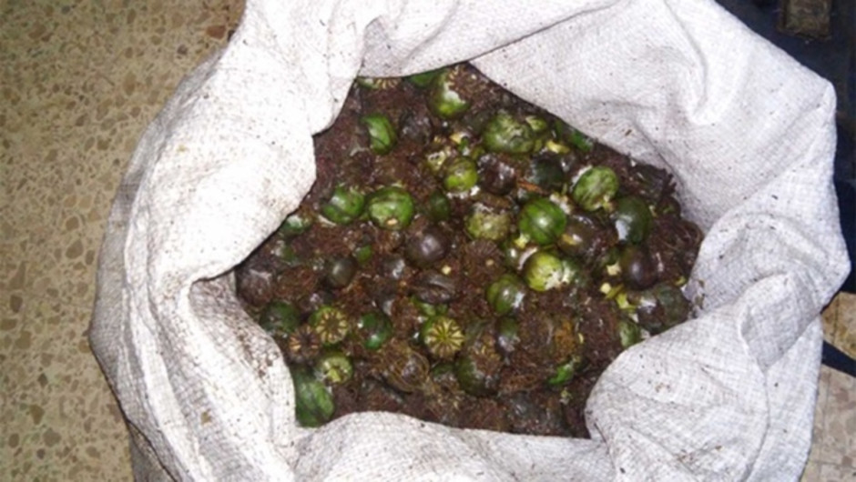 Aseguran militares 176 kilos de goma de opio