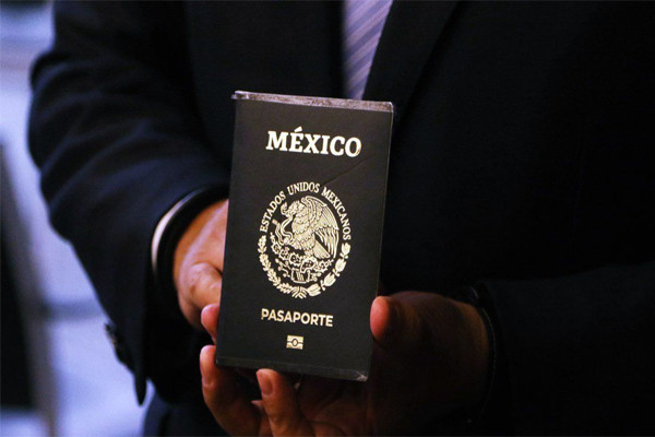 Presenta SRE nuevo pasaporte electrónico que contará con un chip