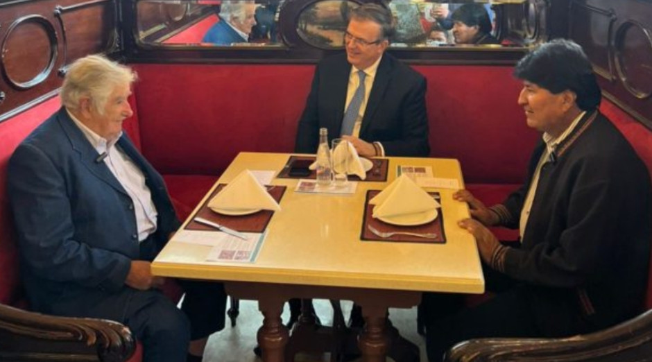 Previo al Grito Ebrard lleva a comer a Evo Morales y José Mujica 