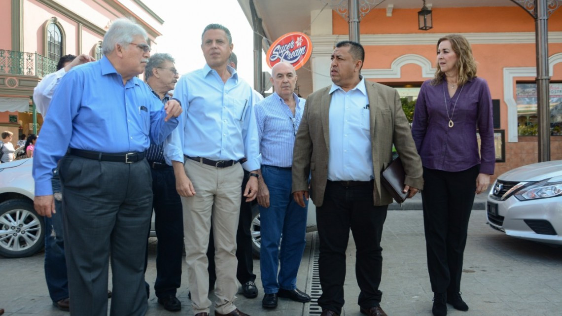 CANACO quiere fuera de la zona centro a los ambulantes