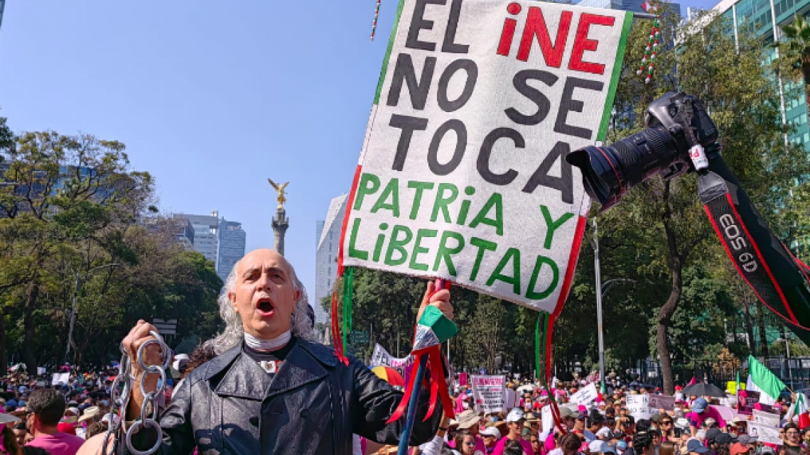 Así transcurre la marcha en defensa del INE en la Ciudad de México y otros estados 