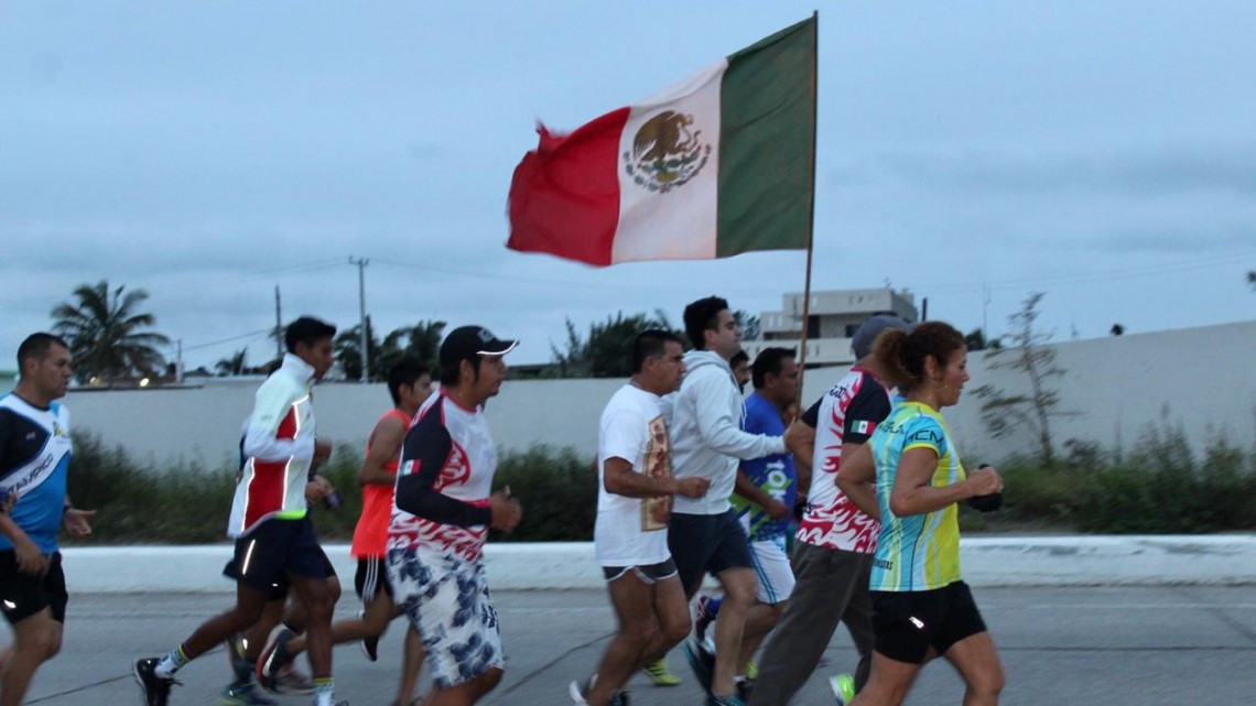 Realizan trote con diversos grupos de corredores de la zona conurbada