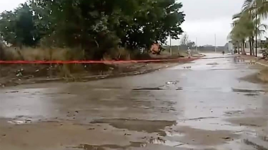 Fuga de gasolina por toma clandestina en Ciudad Madero 