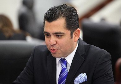 Renuncia diputado luego de video que muestra red de corrupción