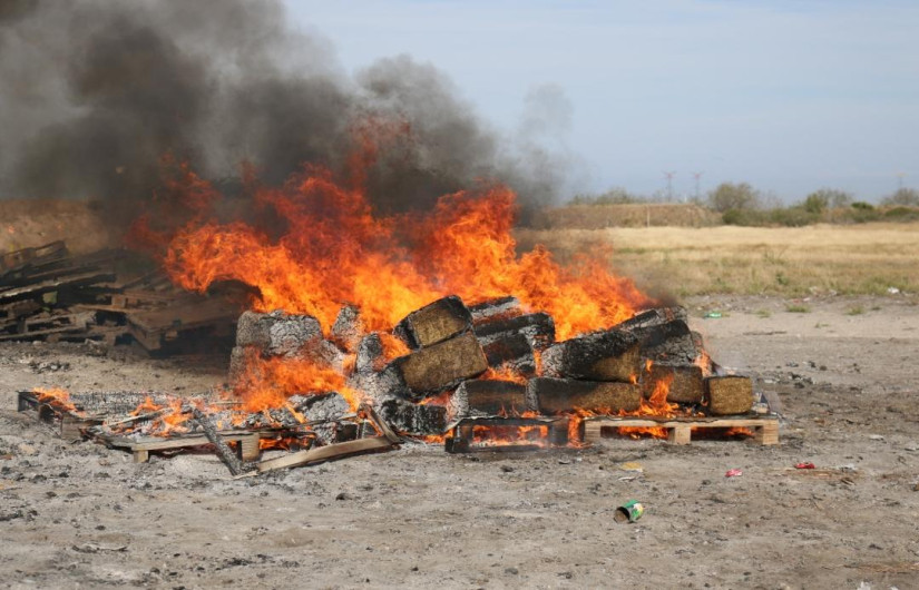Incinera FGR más de tres toneladas de narcóticos en Tamaulipas