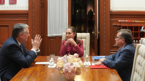 Sheinbaum sostiene reuniones privadas con Carlos Slim y directivos de HSBC en Palacio Nacional