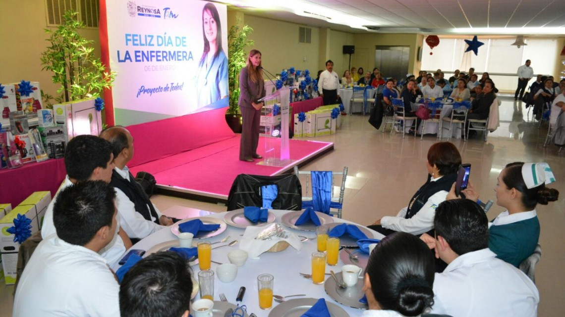 Enfermeras festejan su día en compañía de Alcaldesa 
