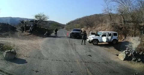 Se lanza AMLO contra quienes criticaron "reten" en Sinaloa 