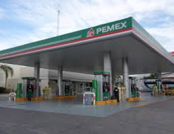 Precios de gasolinas disminuirán dos centavos este martes