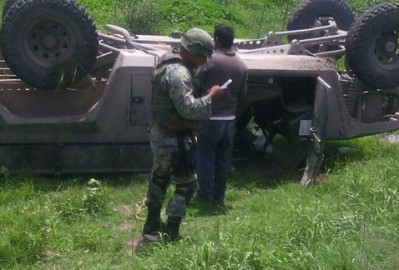 Dos militares muertos y dos heridos en volcadura