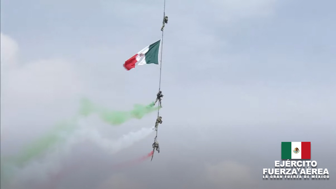 Se lleva a cabo el tradicional Desfile Militar en el Zócalo de la CDMX 