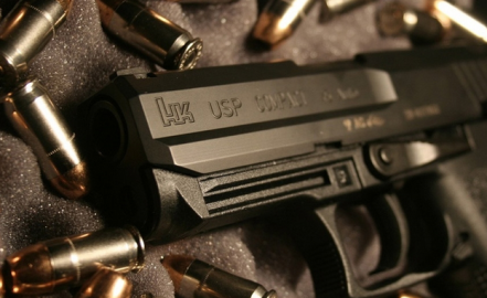 Sentencia a 3 personas por violación a Ley Federal de Armas de Fuego y delitos contra la salud