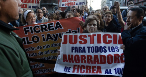 Deporta EU a México a Rafael Antonio Olvera defraudador de jubilados a través de Ficrea