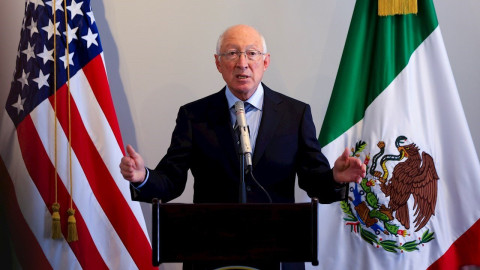 Lamenta Ken Salazar muerte de Armando Linares
